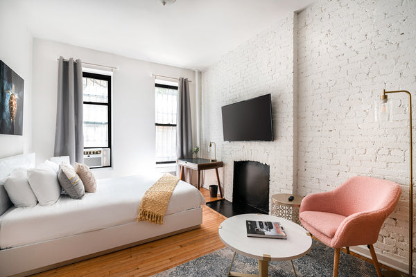 Studio Apartment in Lenox Hill, Upper East Side Manhattan.  Rental unit in New York · ★4.33 · Studio · 1 bed · 1 bath Entire rental unit vacation rental 697155684676038214