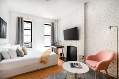 Studio Apartment in Lenox Hill, Upper East Side Manhattan.  Rental unit in New York · ★4.33 · Studio · 1 bed · 1 bath Entire rental unit vacation rental 697155684676038214