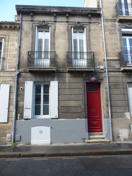 Bienvenue dans ma maison de charme avec joli jardin sans vis à vis pour détente  Bordeaux, France DUHEM Entire townhouse vacation rental 18493908