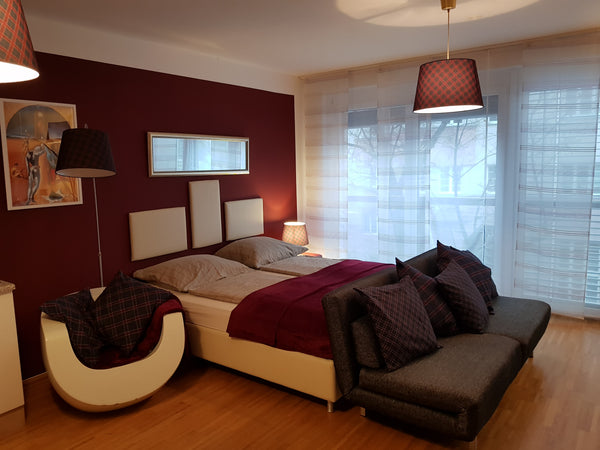 Herzlich willkommen im Kaisermühlen Apartment Erni. Wir sind Gabi und Norbert, d Vienna, Austria Kaisermühlen Apartment Erni next to UNO City Entire condo vacation rental 54284398