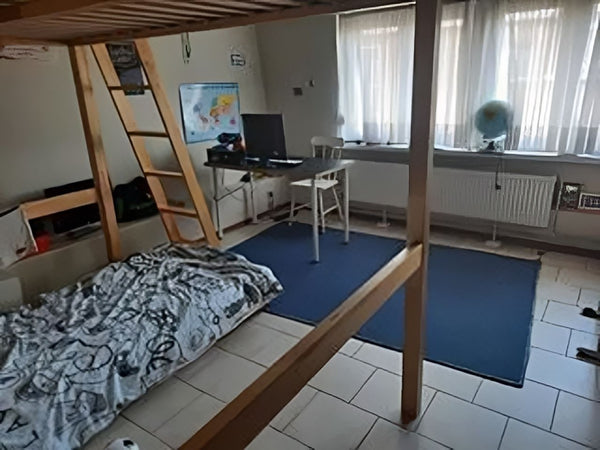 - We are located in Brussels close to the city center (less than 10 minutes with Brussels, Belgium Private room with private bathroom in Brussels ! Private room in casa particular vacation rental 662972451236360198