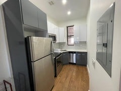 Private room in 3 bedroom apartment <br />The room is shared with other guests <  Rental unit in Queens · ★4.08 · 1 bedroom · 1 bed · 1 bath Private room in rental unit vacation rental 1028139262220166791
