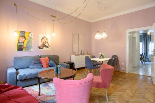 Newly renovated, charmingly styled 3 bedroom apartment with lots of bright dayli Vienna, Austria Charming Belvedere Area 