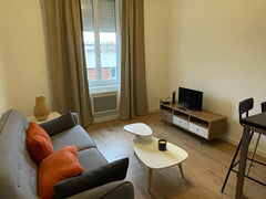 Joli T2 refait à neuf dans un immeuble début 20ème siècle. <br />Appartement sit Lyon, France 2 pièces proche centre Lyon Entire rental unit vacation rental 778114314977812236