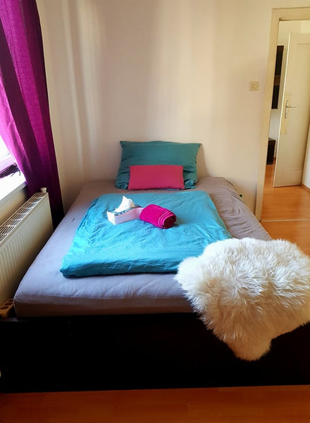 Very cozy, small flat 5 min walking distance to Schönbrunn Garden/ Castle, 15 mi Vienna, Austria Schönbrunn Castle Apartement Entire rental unit vacation rental 37326017