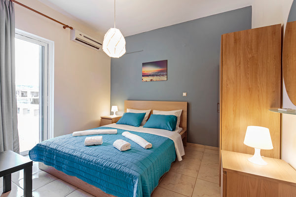 Welcome to my comfy,  fully renovated apartments in Almyrida!<br />Apt 4 has one  Comfy & Quiet Apt  4 beds 40m from sandy Beach! Entire rental unit vacation rental 32800536