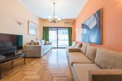 A spacious 3 bedrooms apartment ideal for groups.<br /><br /><b>The space</b><br Diemen, North Holland, Netherlands Big Budget Apartment for Groups in Athens (40) Entire condo vacation rental 52960574