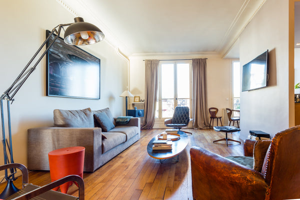 Comme un loft (110m2), cosy et lumineux; avec balcon, situé au 6ème étage dans u Paris, France Superb Flat/Loft- Center Paris, spacious, 2 rooms Entire rental unit vacation rental 15323940