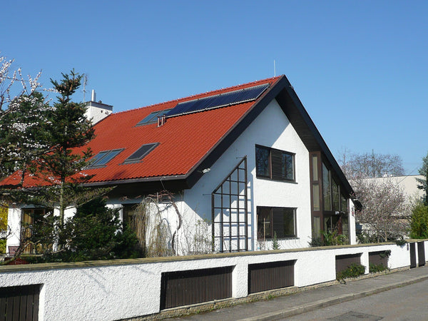 Double room with private bathroom in a family house in the residential district. Hlavní město Praha, Czechia 2 Dvoulůžkový pokoj, střešní okno Private room in villa vacation rental 49591459