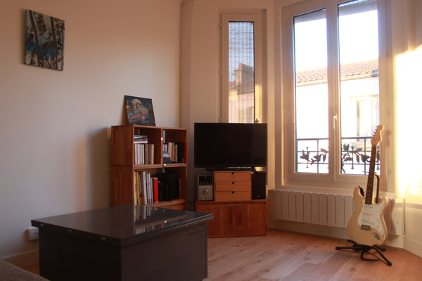 Cet appartement lumineux de deux pièces refait à neuf situé à deux pas du magnif Paris, France Appartement 2 pièces ensoleillé - Buttes-Chaumont Entire rental unit vacation rental 6164044