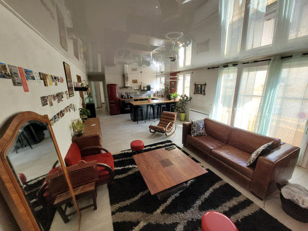 Bonjour,<br />L'appartement est situe dans un quartier calme et central, il rejo Bordeaux, France T2 60m2 chartrons, idéalement situé. Direct gare Entire rental unit vacation rental 573136327011607812