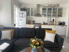 Lys lejlighed på første sal, som har det meste, du skal bruge. Da jeg bor her, v Copenhagen, Denmark Skøn og lys lejlighed 20 min. fra centrum Entire condo vacation rental 562103584257329280