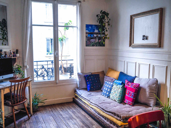 Charmant appartement au centre de Paris, décoré à l’estile brocante avec soin et Paris, France Appartement Paris centre métro Convention Entire rental unit vacation rental 23853120