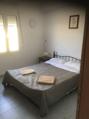 The entire house has just been refurbished inside and out with new beds and bedd Bicester, United Kingdom House of Clive Entire home vacation rental 24730318