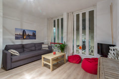 Ce logement parfaitement situé offre un accès privilégier pour acceder à la fete Saint-Cyr-au-Mont-d'Or, France Appartement + Parking Cordeliers Entire rental unit vacation rental 774664000346526914