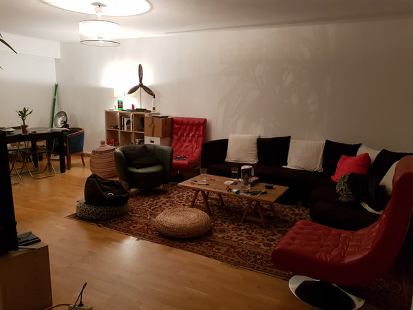 Large and lively flat flooded with natural light. The room is facing a balcony a Paris, France Very nice bright bedroom + balcony in a large flat Private room in rental unit vacation rental 22537939