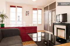 It is a big studio of 32sqm all equiped and very clean<br />One bed & one sofa/b Paris, France Nice flat in Paris/Le Marais Entire rental unit vacation rental 4850946