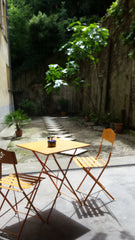 Mon logement est au cœur de la Vieille Ville, adossé à la colline de Fourvière.  Lyon, France Coeur du Vieux Lyon, Chambre Spacieuse et sa Cour Private room in rental unit vacation rental 13553669