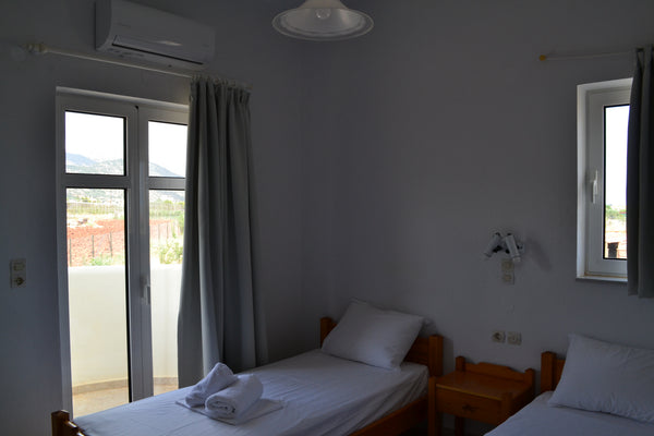 The building is composed by 8 apartments, 2 of them have a king size bed. Locate Taviano, Italy Asteri apartments 8 Entire condo vacation rental 20190419