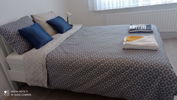 Envie de calme, d,une chambre cocooning dans Avers? Venez découvrir ce superbe l  Ravissante chambre idéalement situé dans Anvers Shared room in casa particular vacation rental 544071438244455733