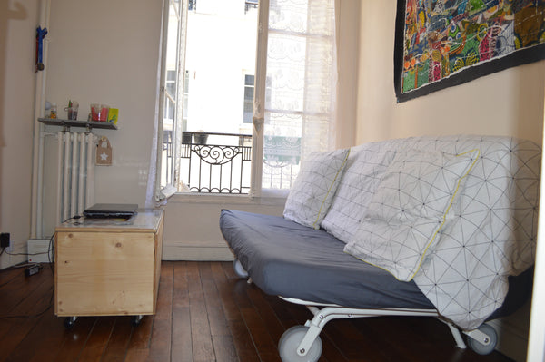 Petit studio bien agencé. Il est équipé de la wifi, d'une cuisine... Il y a tous  Studio cosy et calme dans le 16e Entire rental unit vacation rental 18175316