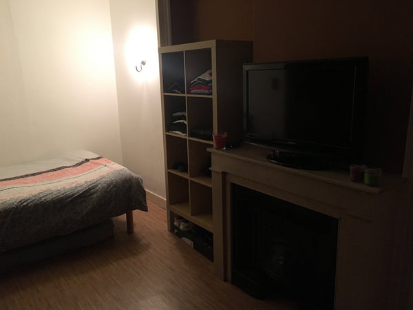 <b>The space</b><br />Petit appartement située proche centre commercial et gare  Clermont-Ferrand, France Chambre spacieuse proche Gare Part-Dieu-Garibaldi Private room in rental unit vacation rental 21422999