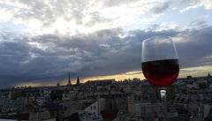 Welcome to the BEST location in  Paris ! <br /><br />This beautiful, historic bu Paris, France Appartement moderne avec vue dégagée sur Paris Entire rental unit vacation rental 15867064