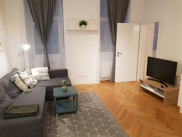 Die Wohnung liegt super angebunden und zentral in Wien, 4 Gehminuten zur Straßen  Charmante Stadtwohnung  Nahe UBahn & Hauptbahnhof Entire rental unit vacation rental 47442482