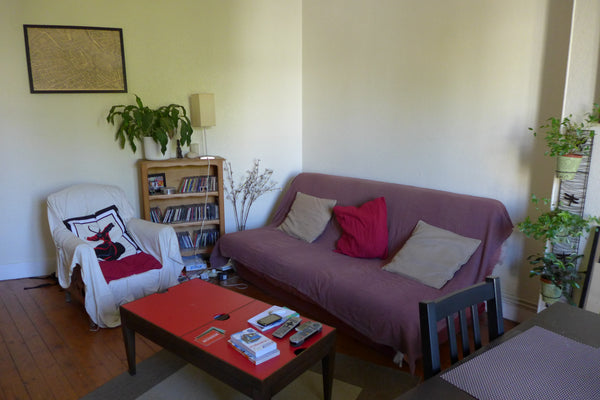 Appartement charmant composé de deux pièces, idéalement situé au pied de la plac Paris, France Appartement 2 pièces Entire rental unit vacation rental 8836255