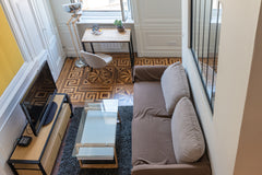 Niché dans un immeuble typiquement lyonnais avec ses escaliers et ses traboules, Lyon, France Désinfecté- Le Royale Haussmann - par APPARTHOTEL Room in serviced apartment vacation rental 36382820