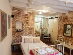 Ground floor studio room in the HEART of the OLD HARBOUR in a beautiful and vibr Greece GROUNDFLOOR STUDIO IN THE HEART OF THE OLD TOWN E Private room in guesthouse vacation rental 35073495