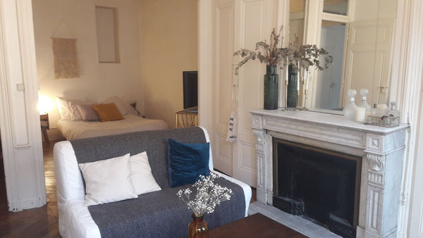 Loue joli appartement F1 de 40 m2 avec du cachet situé en plein coeur de lyon (p Lyon, France Joli appartement F1 en plein coeur de lyon Entire rental unit vacation rental 21641509