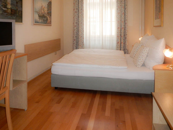 Welcome in your comfortable and exclusive hotel in Vienna city!<br />We are alre  Double Room - Small | Hotel Graf Stadion Room in boutique hotel vacation rental 53472197