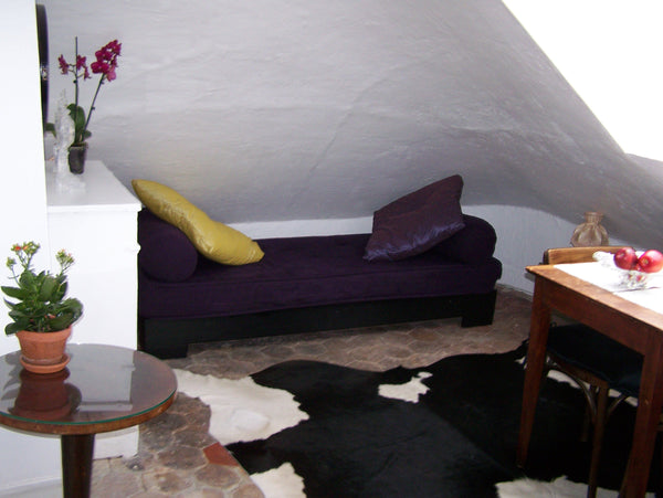 Tiny studio in central Paris, between the Marais and Canal Saint Martin.<br /><b Paris, France Studio - Central Paris / Republique Entire rental unit vacation rental 125686