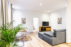 Stylish and newly renovated apartment with a spacious living room and all the ne Vienna, Austria Modern apartment next to subway station Entire rental unit vacation rental 48841180