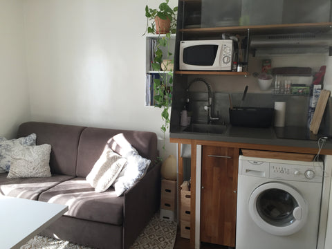 Aux pieds de la butte Montmartre, charmant studio clair, calme et ensoleillé, su Paris, France Montmartre. Lovely & sunny studio - BAIL MOBILITE Entire rental unit vacation rental 23357486