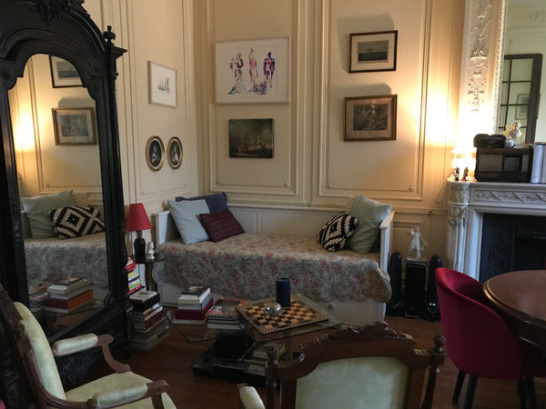 Appartement de charme dans un bel immeuble en pierre quartier Saint-Genès (rue c France Appart de charme dans immeuble en pierre Entire rental unit vacation rental 44151172