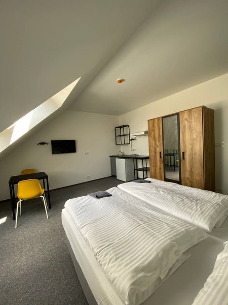 Beautiful room 6002 on the upper floor in the center of Prague. RECONSTRUCTION o Prague, Czechia Room 602 on the upper floor (RECONSTRUCTION WORKS) Private room in condo vacation rental 625806207770831521