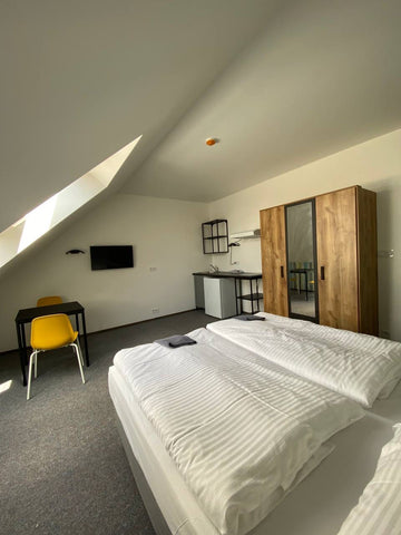 Beautiful room 6002 on the upper floor in the center of Prague. RECONSTRUCTION o Prague, Czechia Room 602 on the upper floor (RECONSTRUCTION WORKS) Private room in condo vacation rental 625806207770831521