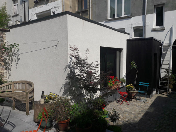 Située dans un intérieur d'îlot verdoyant, notre arrière maison est située dans  Saint-Gilles, Belgium Chambre avec sdb dans une annexe indépendante Private room in townhouse vacation rental 35872744