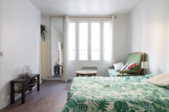Sunny appartment located on the first floor of a cute and quiet residence. Livin Paris, France Joli Appartement à Menilmontant Entire rental unit vacation rental 16154987
