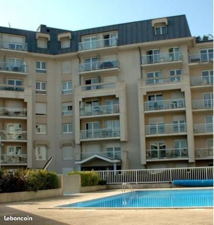 Appartement à 10 mn du centre ville de bordeaux, au pied du TRAM, Gare de train  Bordeaux, France Agréable appartement avec piscine Entire condo vacation rental 20845156