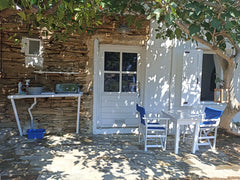 Studio gypset avec cuisine extérieure et  grande terrasse privative calme au cœu Lyon, France La Maison du Berger Entire bungalow vacation rental 13469091