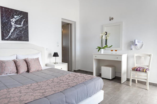 The spacious and comfortable rooms at Aigli Villas hotel feature Aegean Cycladic Greece Aigli Villas Room in aparthotel vacation rental 32879899