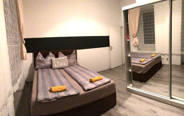 Gemütliche drei Zimmer Wohnung im Süden von Wien. Direkt vor der Haustür erwarte Vienna, Austria Cozy Apartment near the City and Central Station Entire rental unit vacation rental 47924009