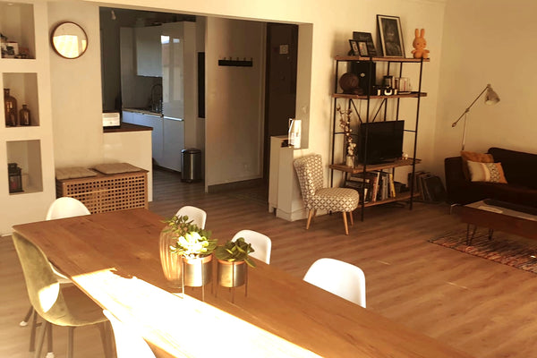 Le logement est particulièrement spacieux et lumineux, très bien situé à la Croi Lyon, France Bel Appartement chic, Croix-Rousse, Lyon Entire rental unit vacation rental 43978644