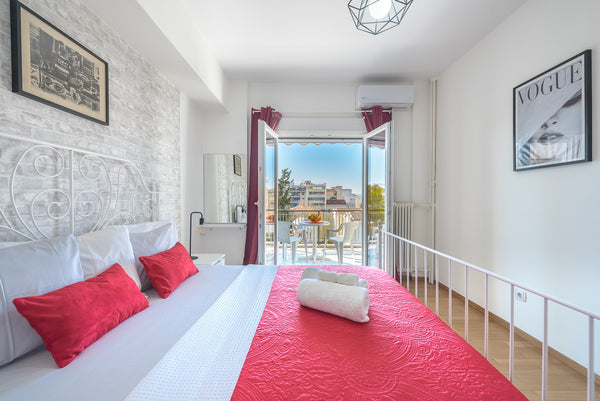 Gala -Athens Rentals – Enjoy Greece and Athens in all their beauty and magnifice Geneva, Geneva, Switzerland Superb Acropolis view 3bd apt in historical center Entire rental unit vacation rental 549313548865388863