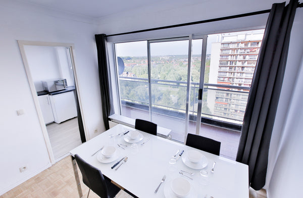 FULLY RENOVATED <br /><br />- In a private park <br />- living room with a doubl  studio - parking - 2min  metro/bus Entire rental unit vacation rental 4694291