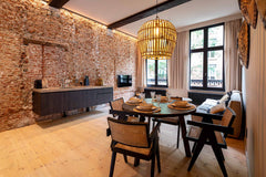 Je verblijft in het volledig gerestaureerde pand "Gulde Haze" dat bestaat sinds   Luxe 2P tot 3P Brunello Suite in hartje Antwerpen Entire loft vacation rental 652678527643976867