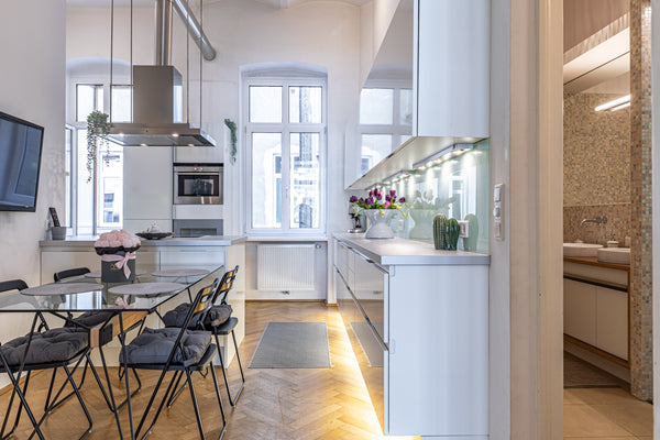 With it's excellent location between Belvedere palace and the main train station Vienna, Austria The Hub Vienna - Spacious apartment near Belvedere Entire condo vacation rental 51098867